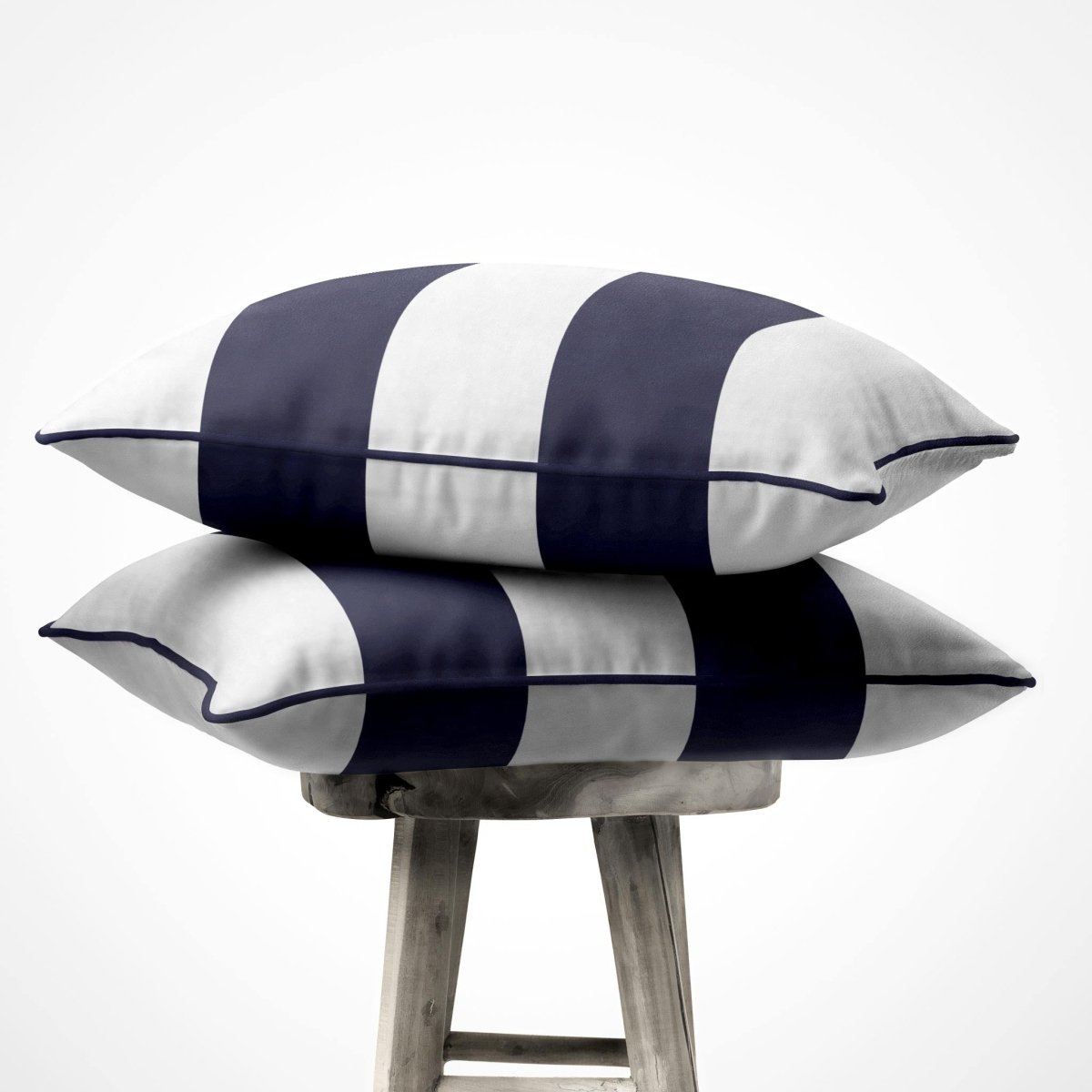 2 Stripes Horizontal | Sustainable Velvet Cushion with Piping - Graphite 40 x 40 cm by Izabela Peters