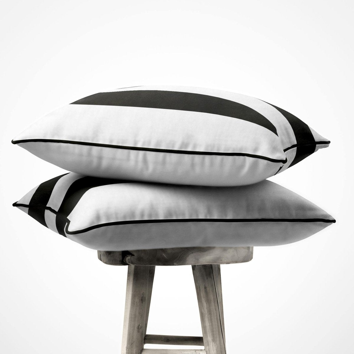 2 Stripes | Sustainable Velvet Cushion with Piping - Charcoal 40 x 40 cm by Izabela Peters