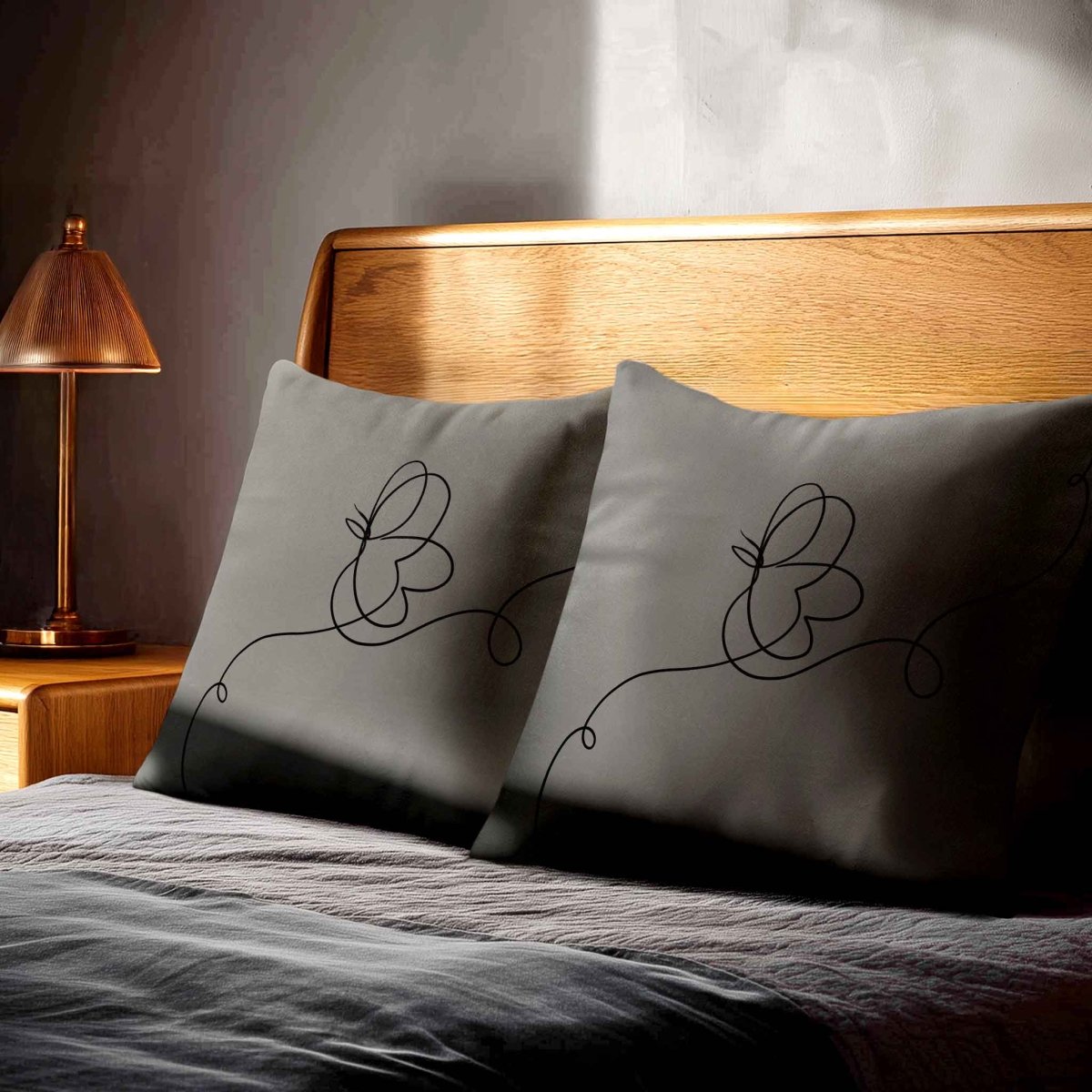 Butterfly | Sustainable Velvet Cushion - Beluga 40 x 40 cm Standard by Izabela Peters
