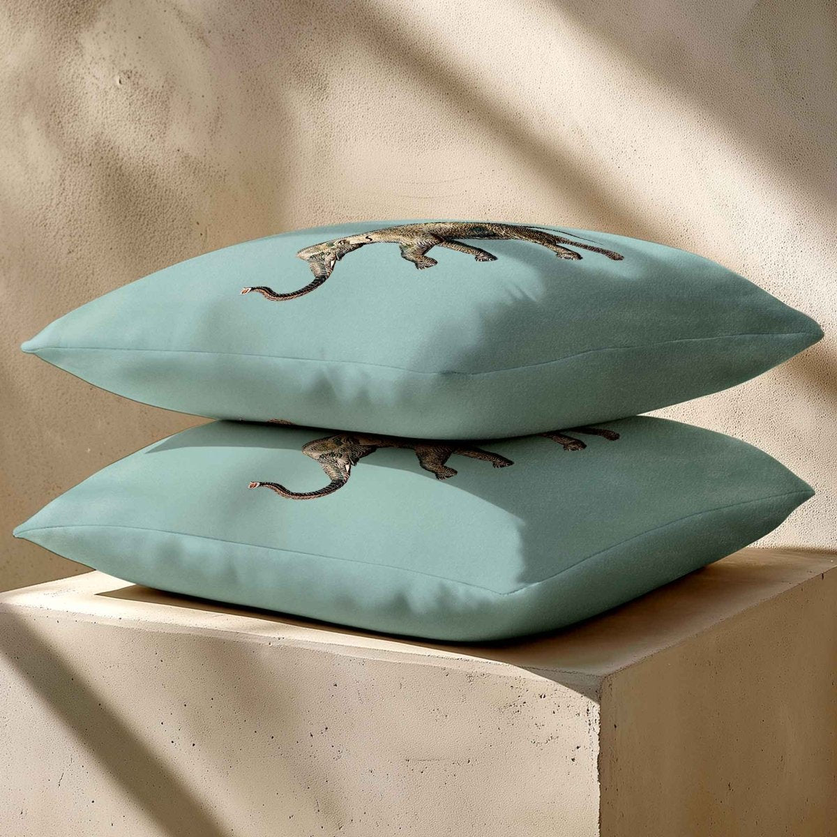 Elephant | Sustainable Velvet Cushion - Blue Surf 40 x 40 cm Standard by Izabela Peters