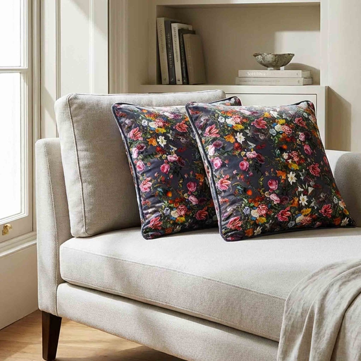 Floral Dream | Sustainable Velvet Cushion - Graphite 40 x 40 cm Standard by Izabela Peters