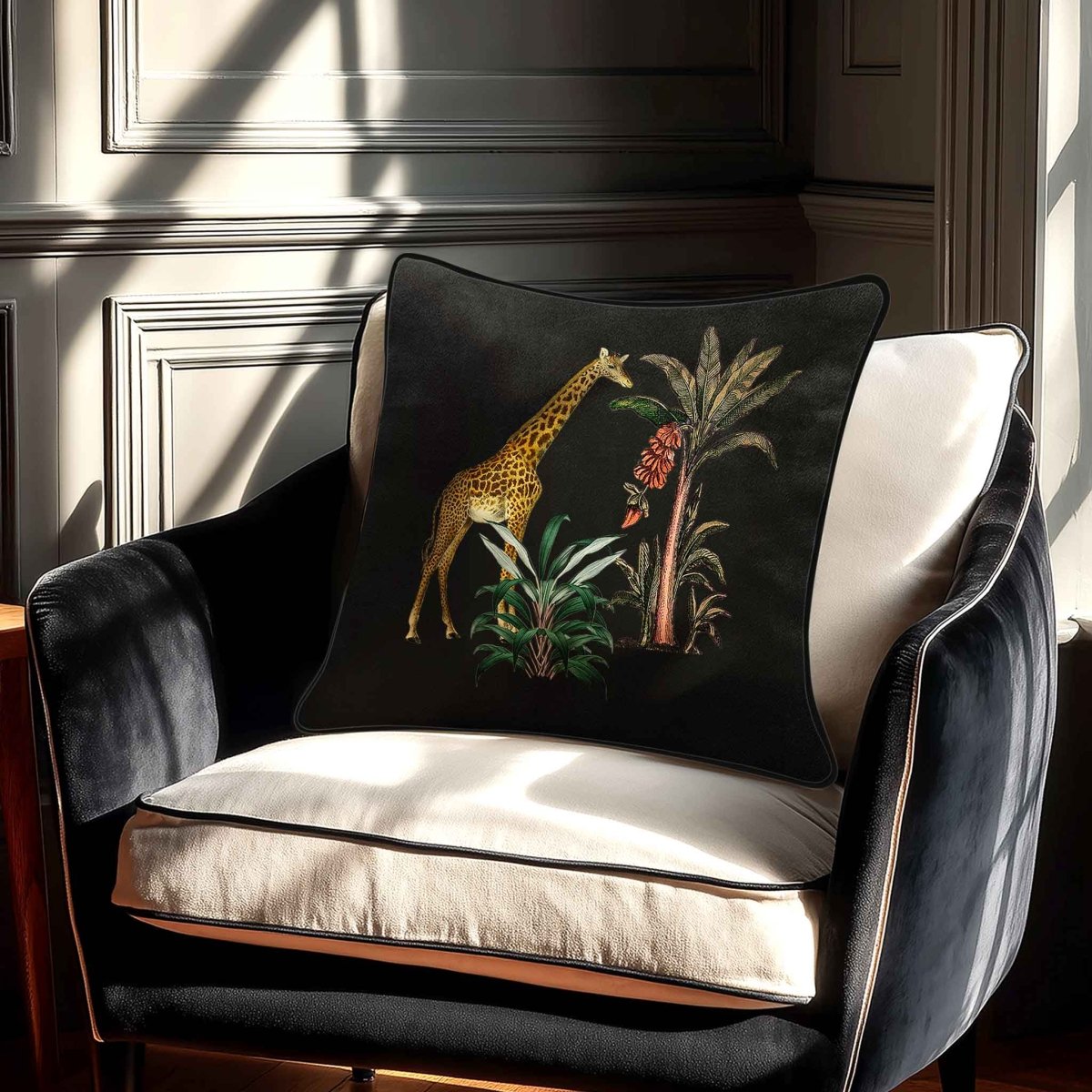 Giraffe | Sustainable Velvet Cushion - Charcoal 40 x 40 cm Standard by Izabela Peters