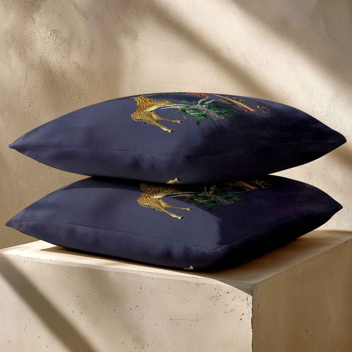 Giraffe | Sustainable Velvet Cushion - Graphite 40 x 40 cm Standard by Izabela Peters