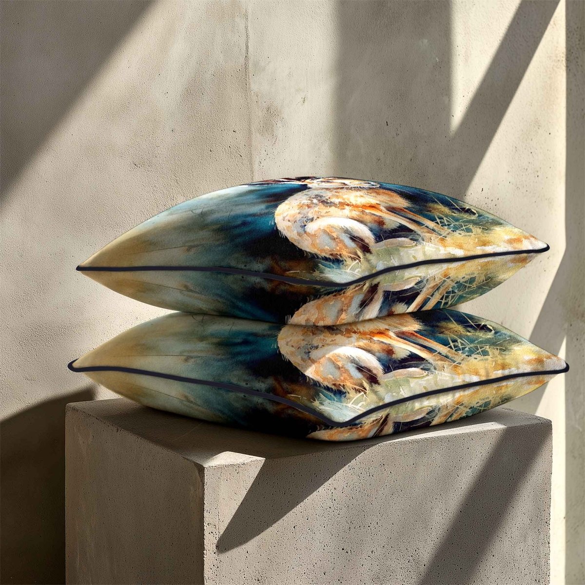 Hare | Sustainable Velvet Cushion - 40 x 40 cm Standard by Izabela Peters