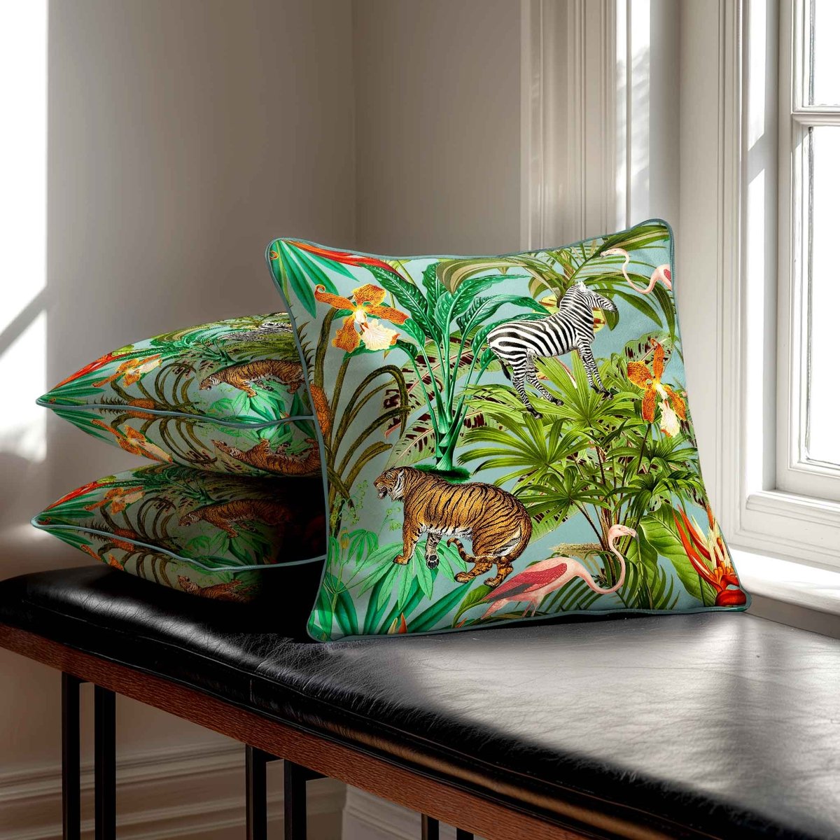 Jungle Fusion | Sustainable Velvet Cushion - Blue Surf 40 x 40 cm Standard by Izabela Peters
