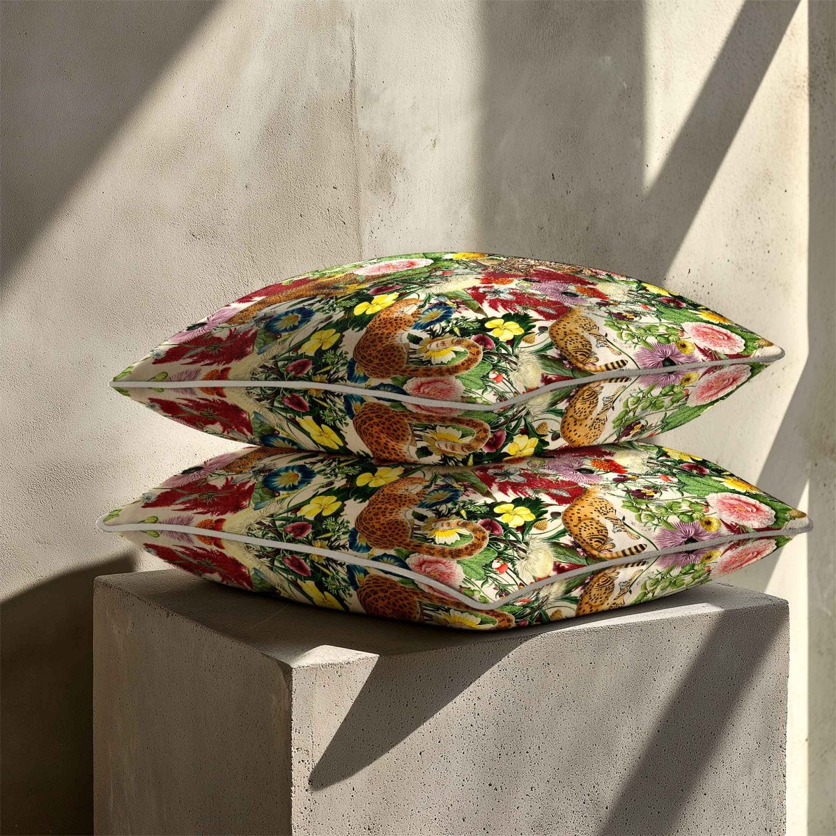 Junglescape | Sustainable Velvet Cushion - Ivory Cream 40 x 40 cm Standard by Izabela Peters