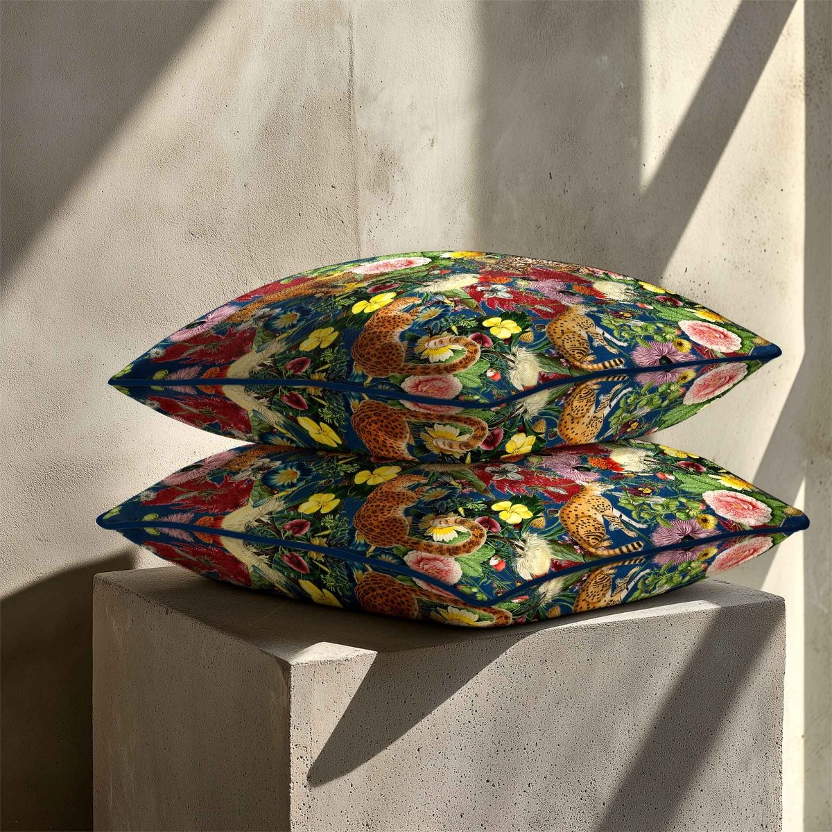 Junglescape | Sustainable Velvet Cushion - Estate Blue 40 x 40 cm Standard by Izabela Peters