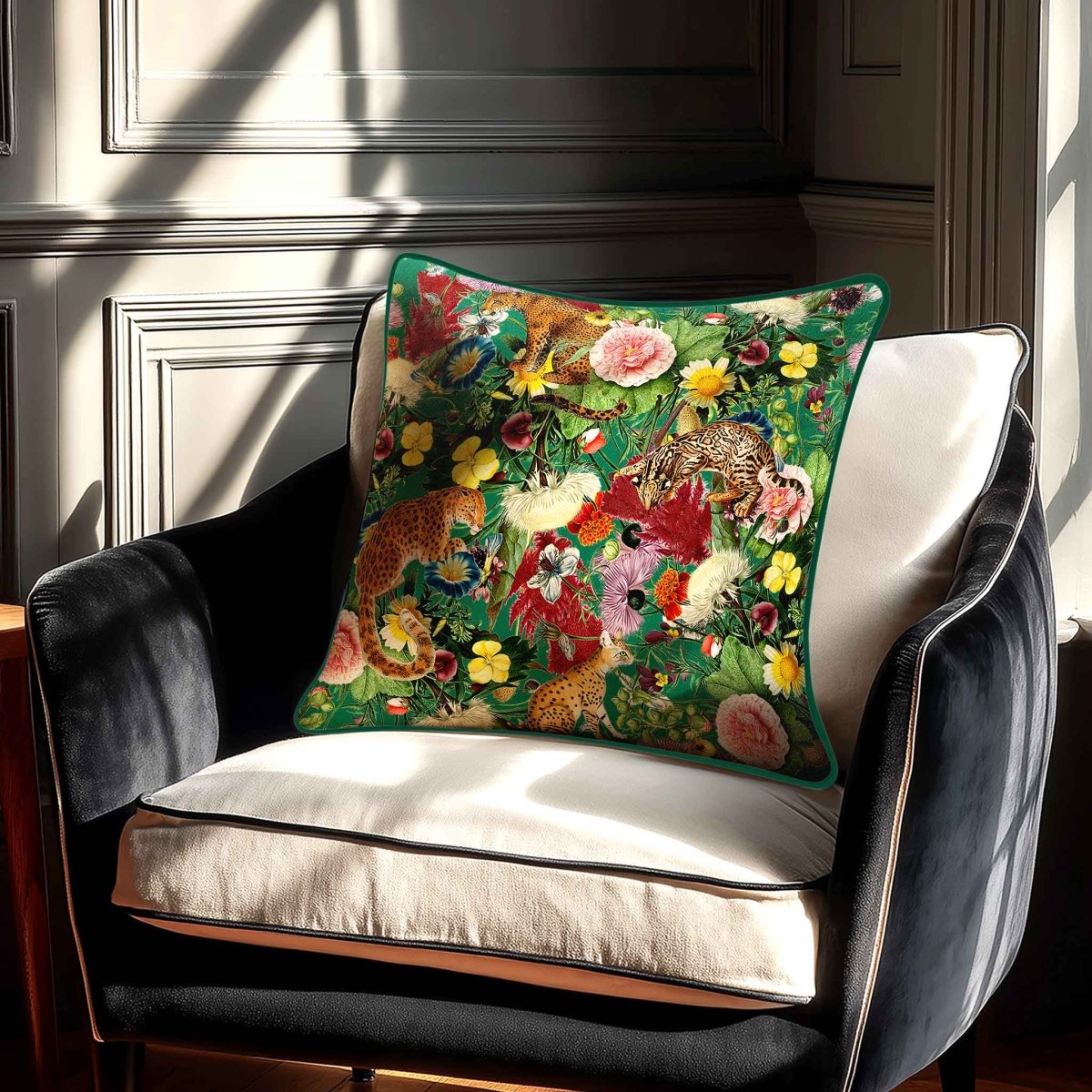 Junglescape | Sustainable Velvet Cushion - Emerald Green 40 x 40 cm Standard by Izabela Peters