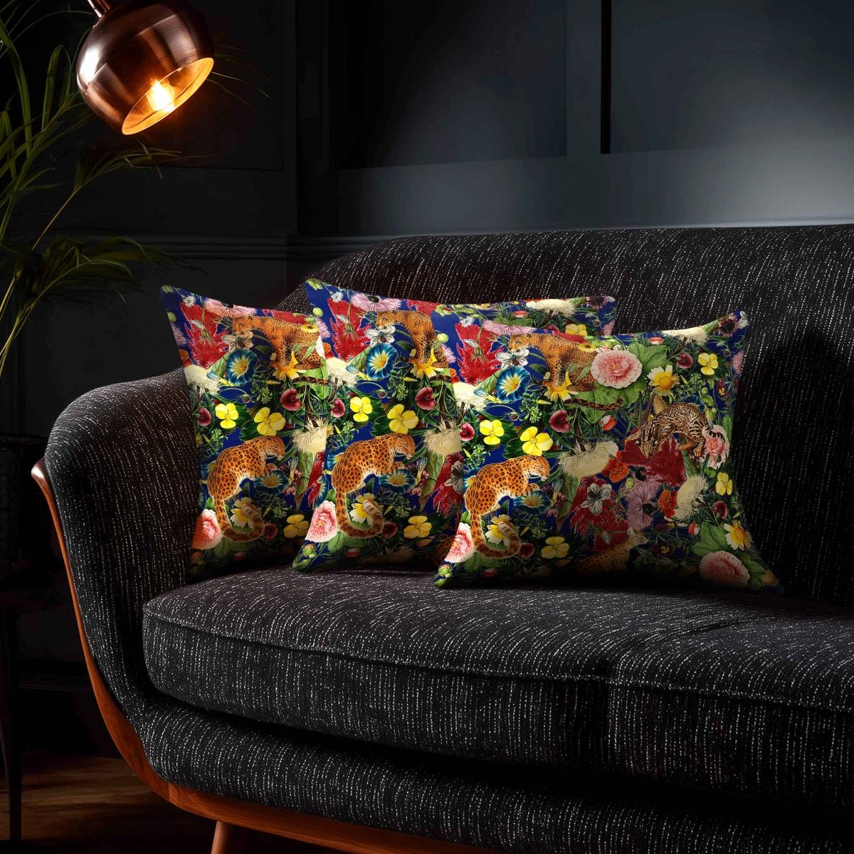 Junglescape | Sustainable Velvet Cushion - Midnight 40 x 40 cm Standard by Izabela Peters