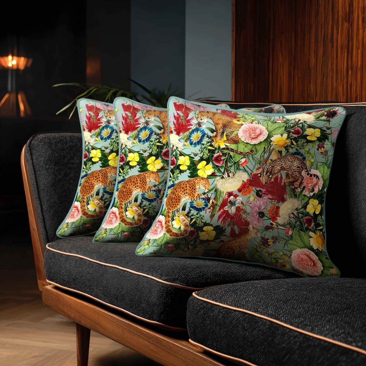 Junglescape | Sustainable Velvet Cushion - Blue Surf 40 x 40 cm Standard by Izabela Peters