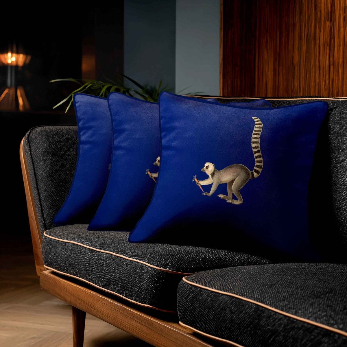 Lemur | Sustainable Velvet Cushion - Midnight 40 x 40 cm Standard by Izabela Peters