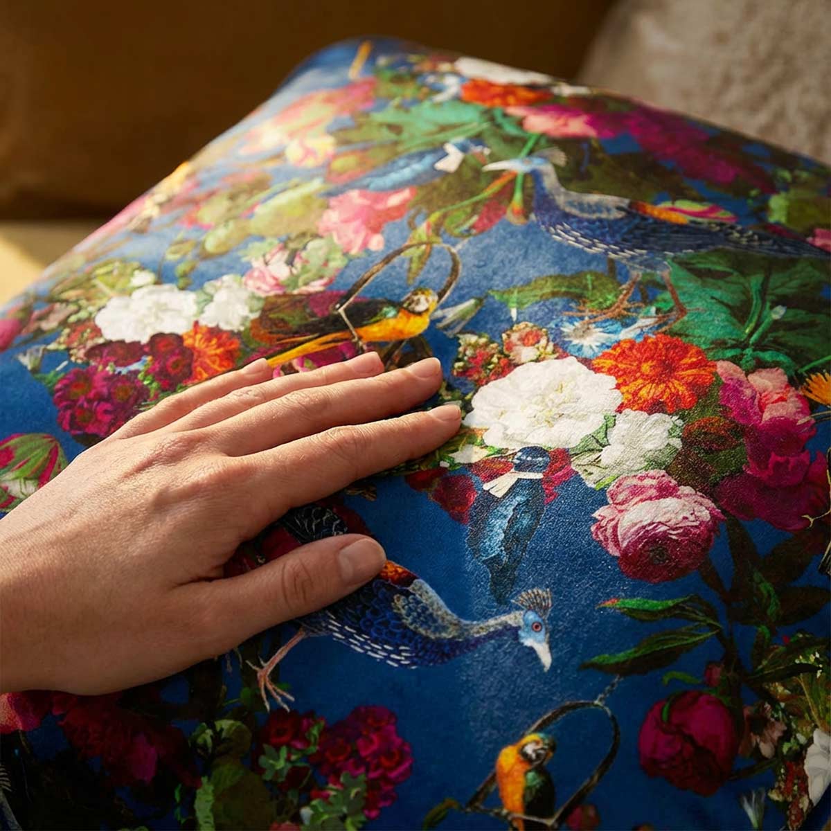 Manor House Garden | Sustainable Velvet Cushion - Estate Blue 40 x 40 cm Smooth by Izabela Peters