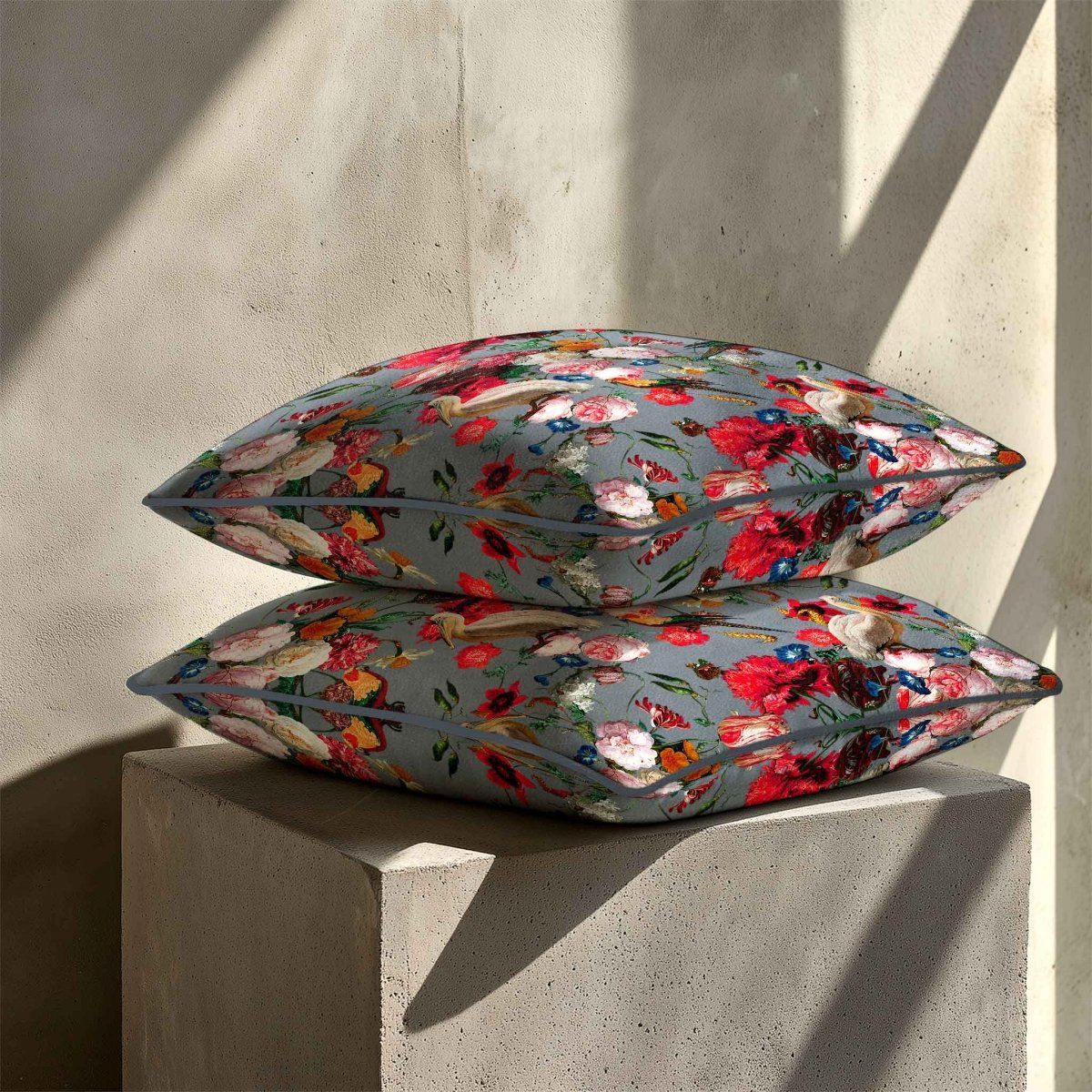 Peruvian Paradise | Sustainable Velvet Cushion - French Grey 40 x 40 cm Standard by Izabela Peters