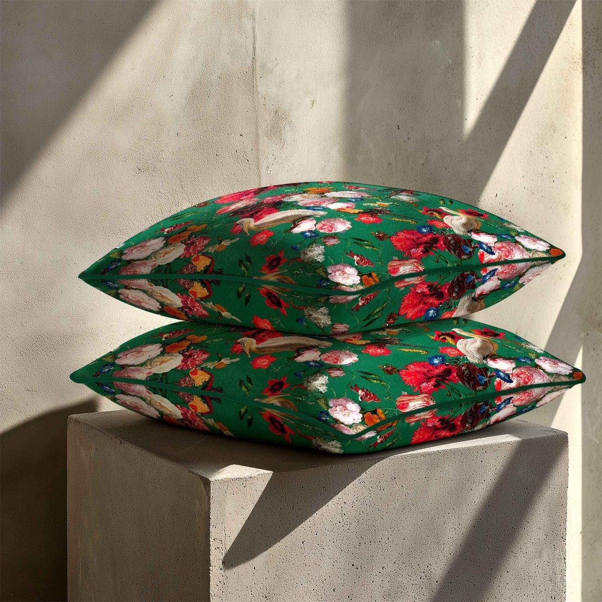 Peruvian Paradise | Sustainable Velvet Cushion - Emerald Green 40 x 40 cm Standard by Izabela Peters