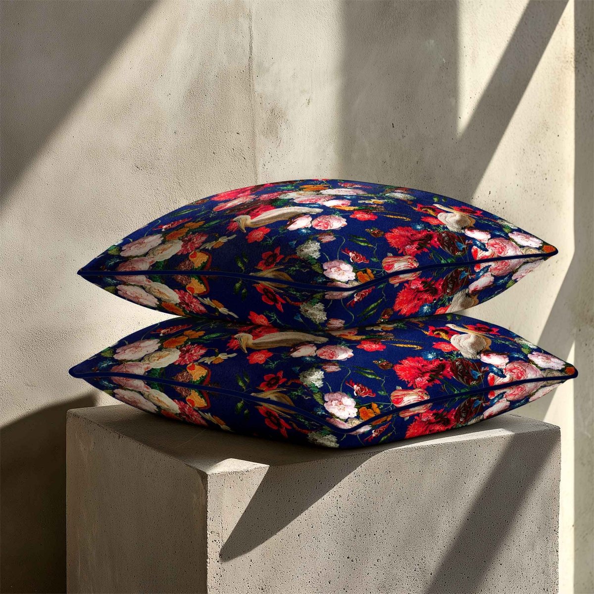 Peruvian Paradise | Sustainable Velvet Cushion - Midnight 40 x 40 cm Standard by Izabela Peters