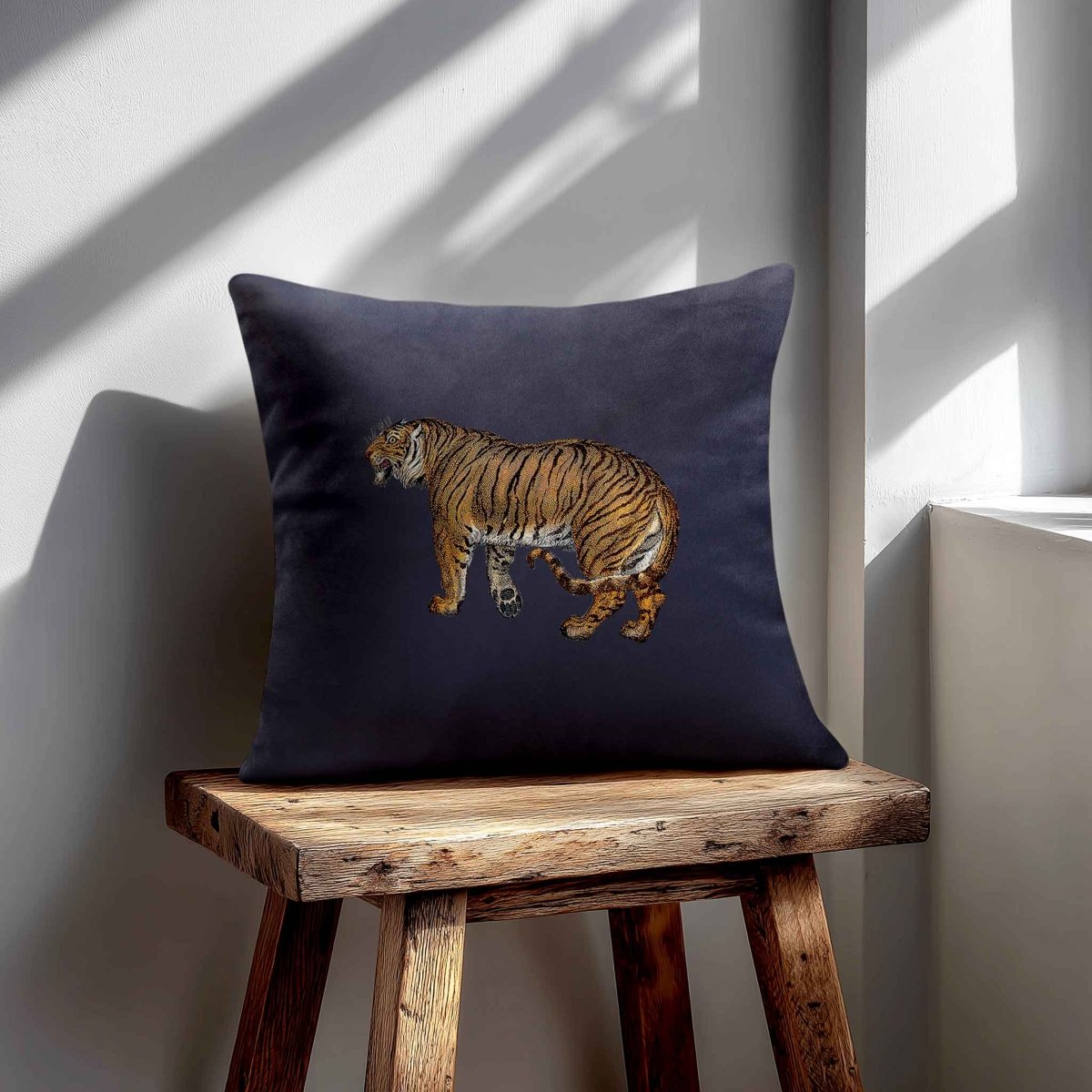 Tiger | Sustainable Velvet Cushion - Graphite 40 x 40 cm Standard by Izabela Peters