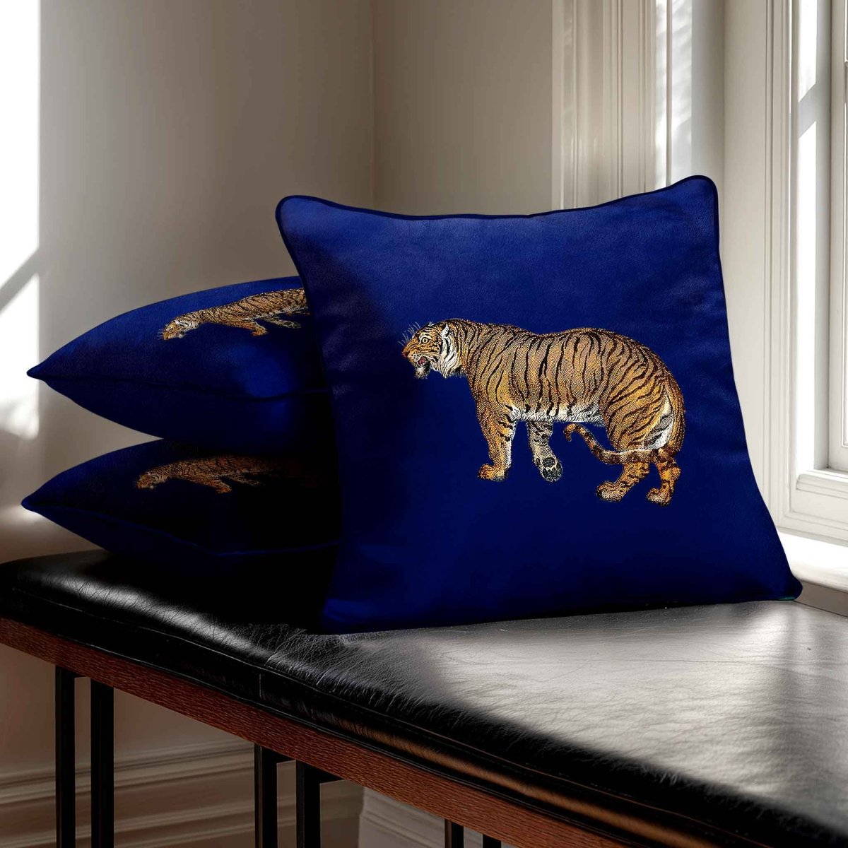 Tiger | Sustainable Velvet Cushion - Midnight 40 x 40 cm Standard by Izabela Peters
