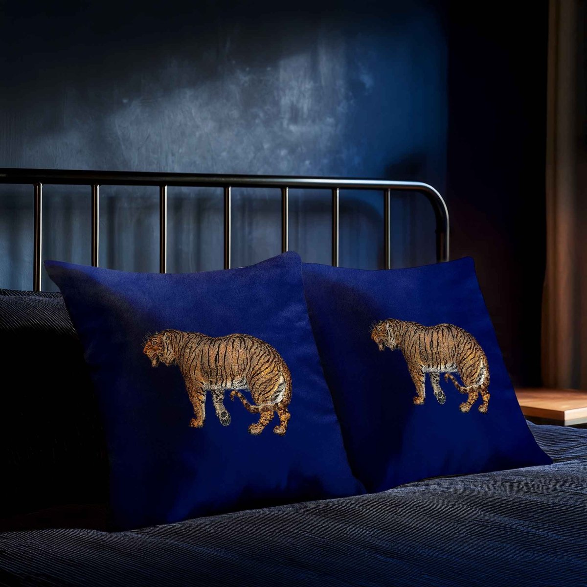 Tiger | Sustainable Velvet Cushion - Midnight 40 x 40 cm Standard by Izabela Peters