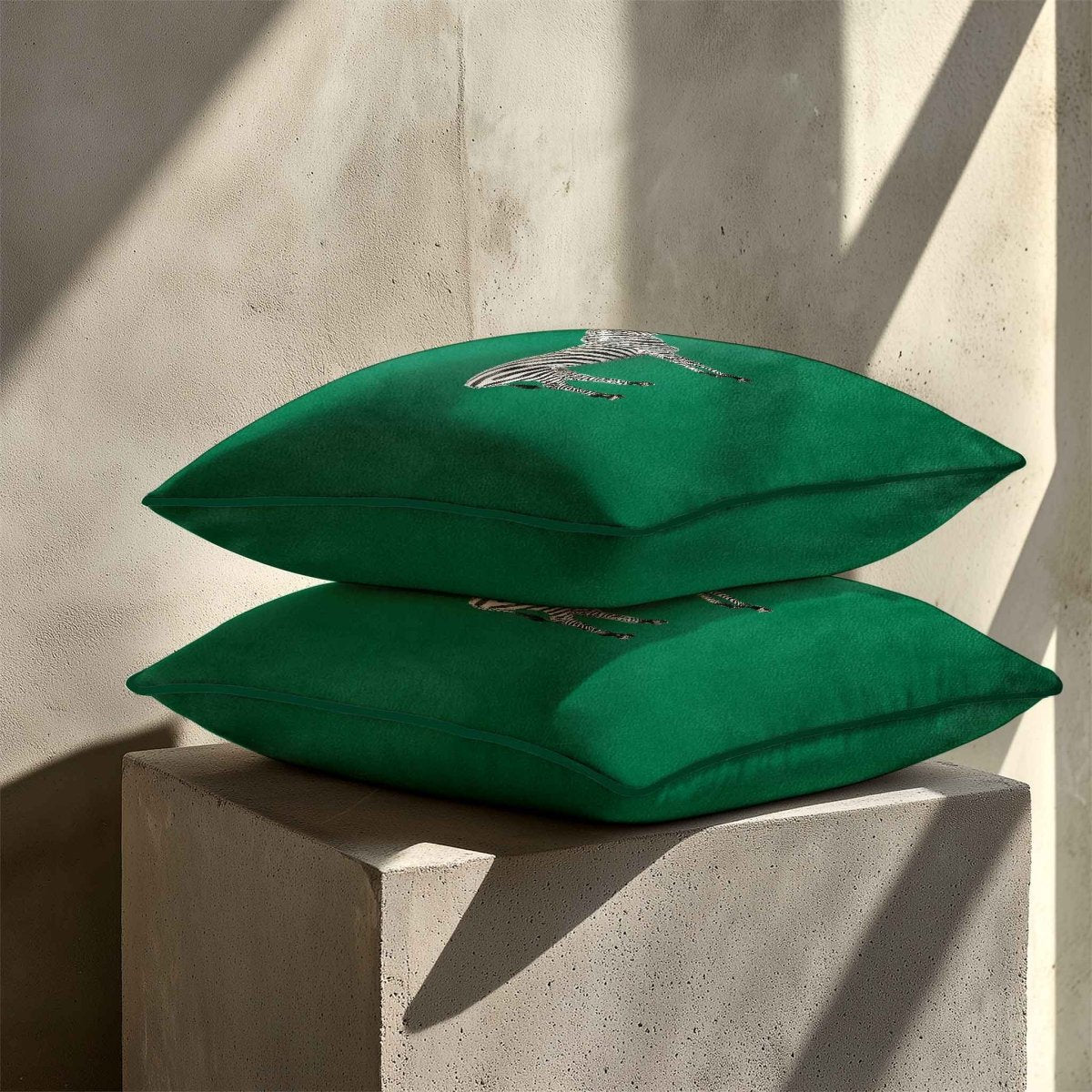 Zebra | Sustainable Velvet Cushion - Emerald Green 40 x 40 cm Standard by Izabela Peters