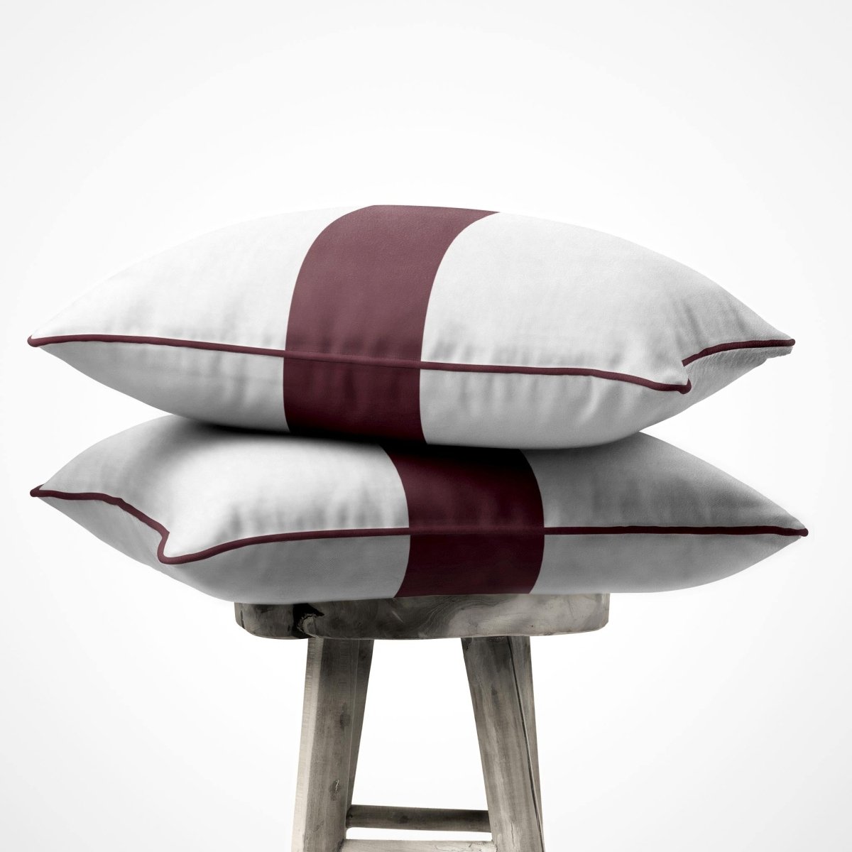 1 Stripe Horizontal | Sustainable Velvet Cushion with Piping - Italian Grape 40 x 40 cm by Izabela Peters