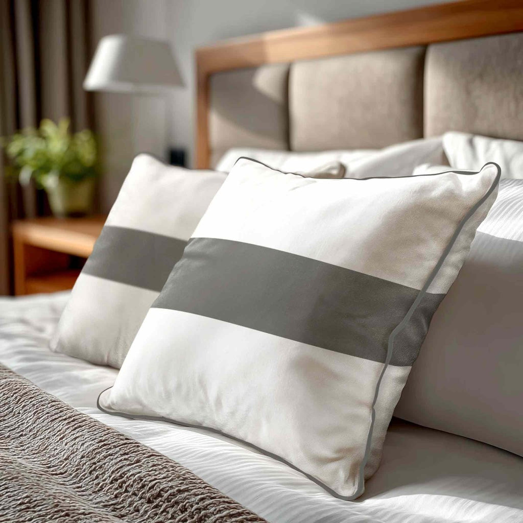 1 Stripe Horizontal | Sustainable Velvet Cushion with Piping - Beluga 40 x 40 cm by Izabela Peters