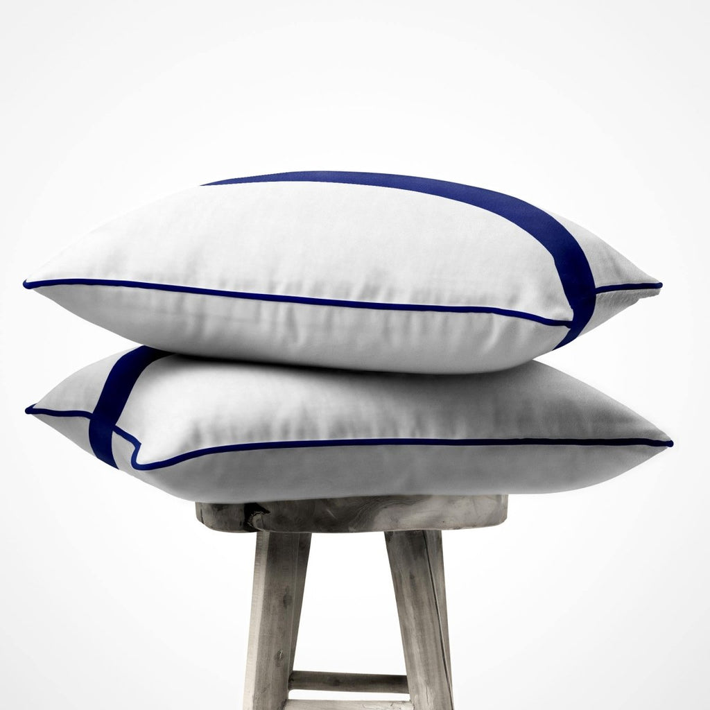1 Stripe | Sustainable Velvet Cushion with Piping - Midnight 40 x 40 cm by Izabela Peters