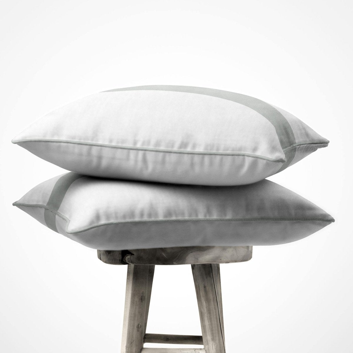 1 Stripe | Sustainable Velvet Cushion with Piping - Storm Grey 40 x 40 cm by Izabela Peters