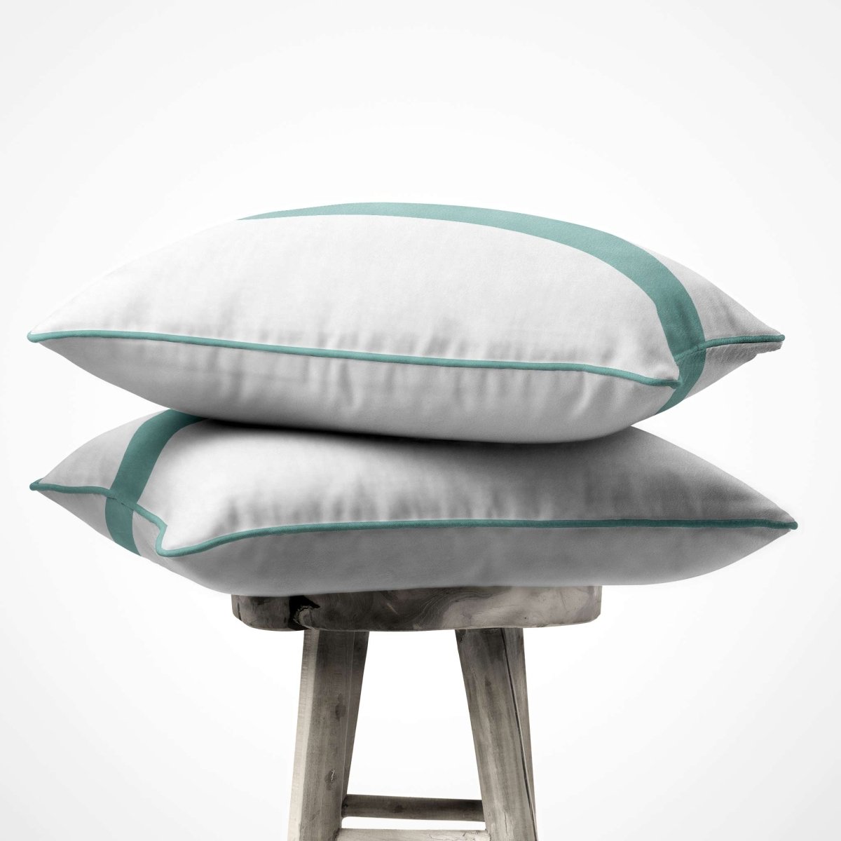 1 Stripe | Sustainable Velvet Cushion with Piping - Blue Surf 40 x 40 cm by Izabela Peters