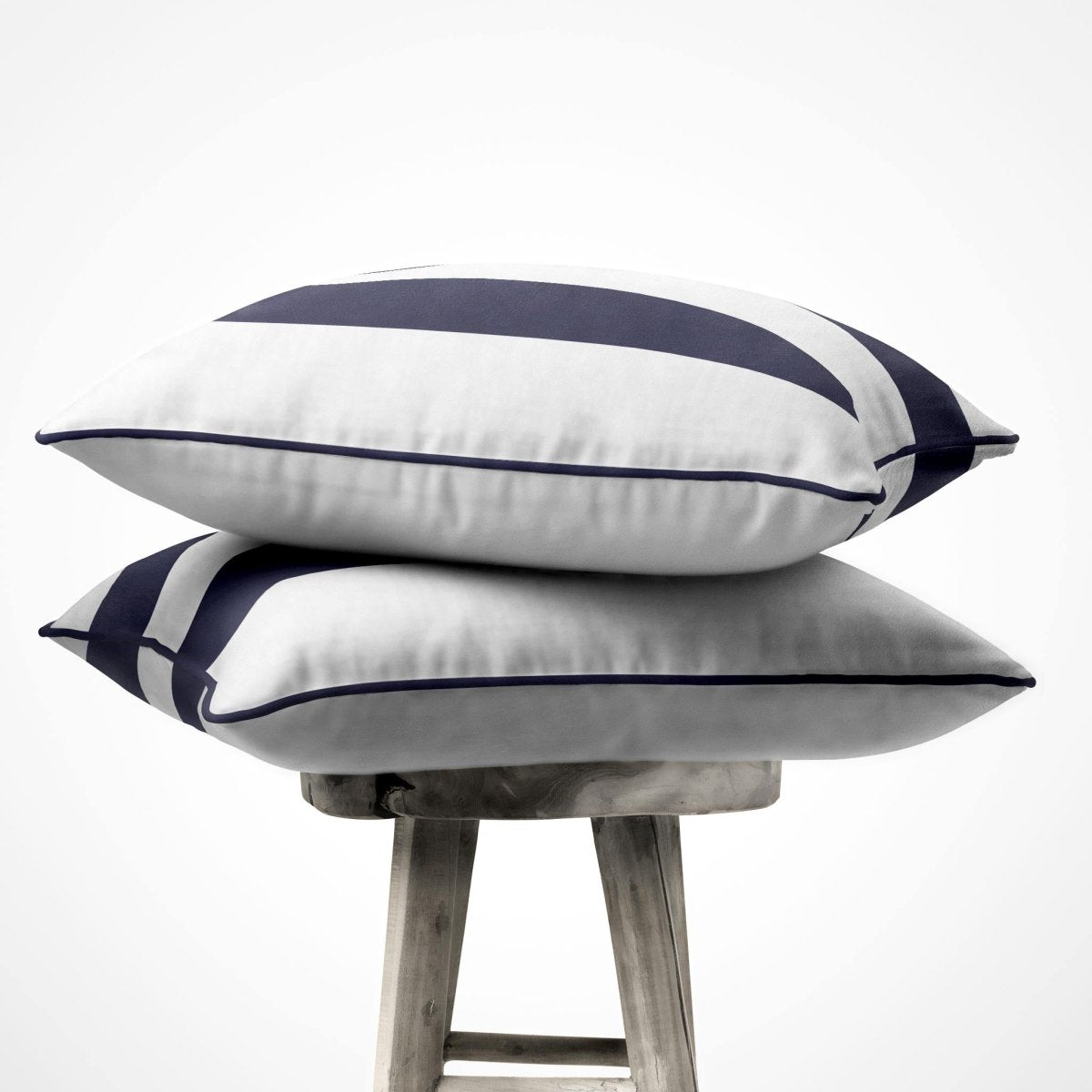 2 Stripes | Sustainable Velvet Cushion with Piping - Graphite 40 x 40 cm by Izabela Peters