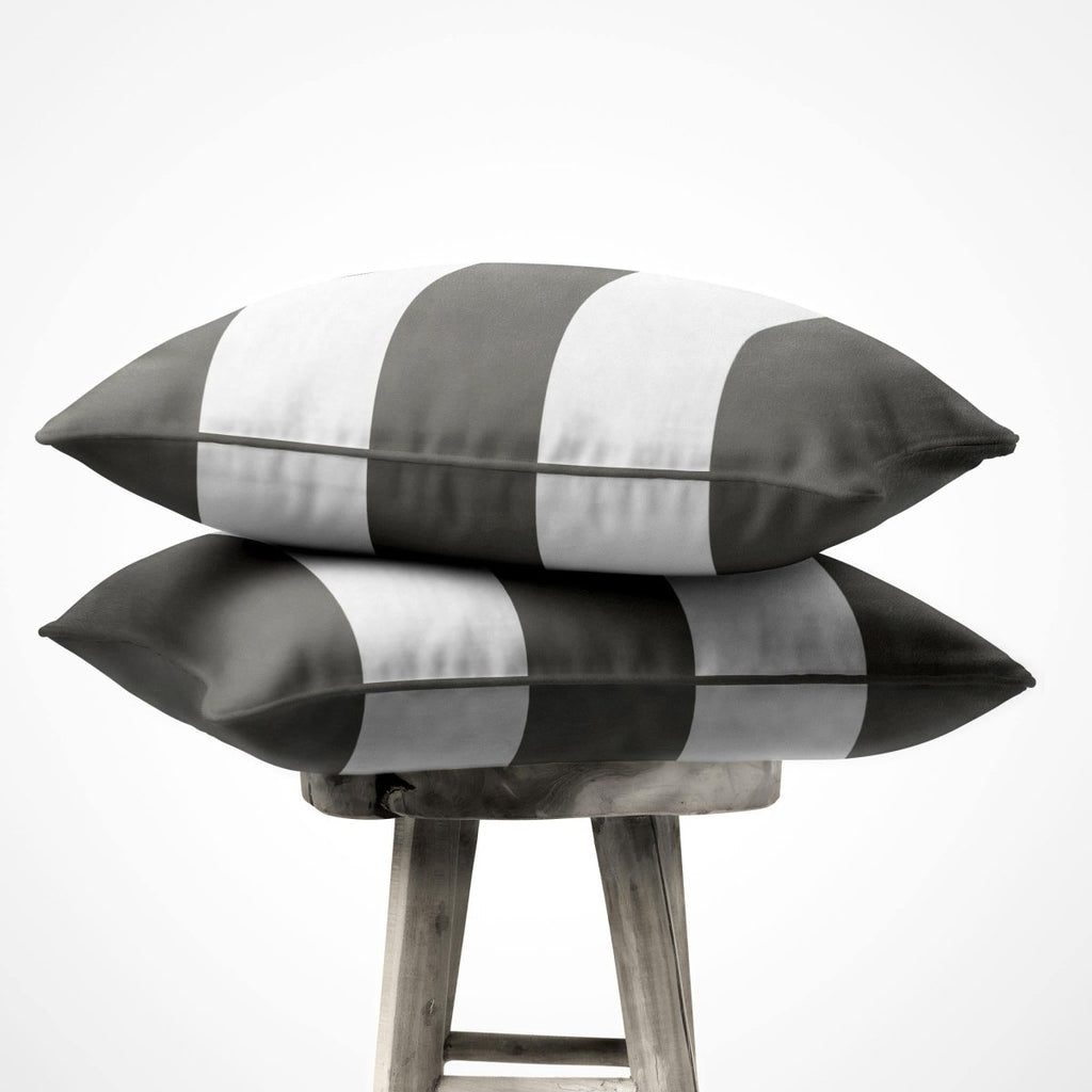 3 Stripes Horizontal | Sustainable Velvet Cushion with Piping - Beluga 40 x 40 cm by Izabela Peters