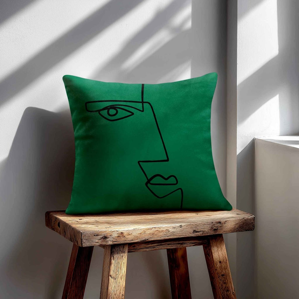 Angular Face | Sustainable Velvet Cushion - Emerald Green 40 x 40 cm Standard by Izabela Peters