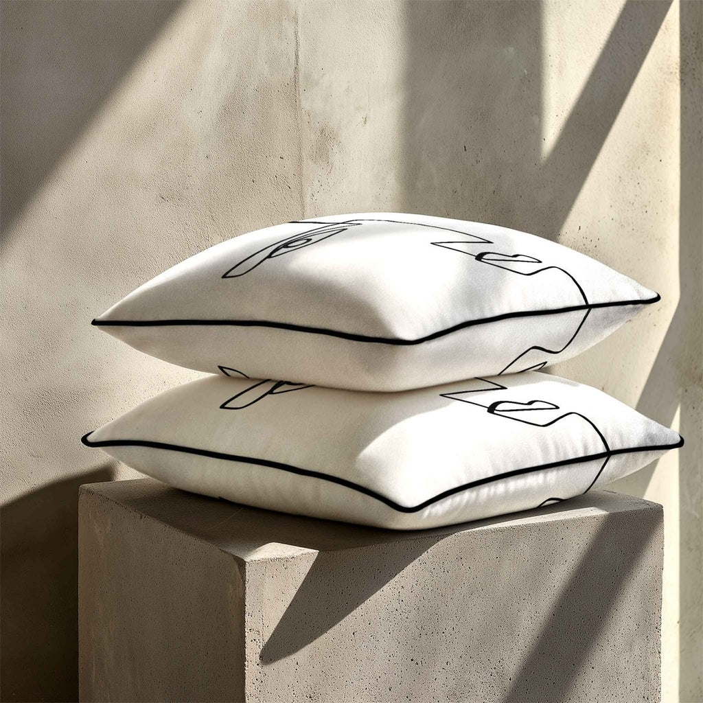 Angular Face | Sustainable Velvet Cushion - White & Black 40 x 40 cm Standard by Izabela Peters
