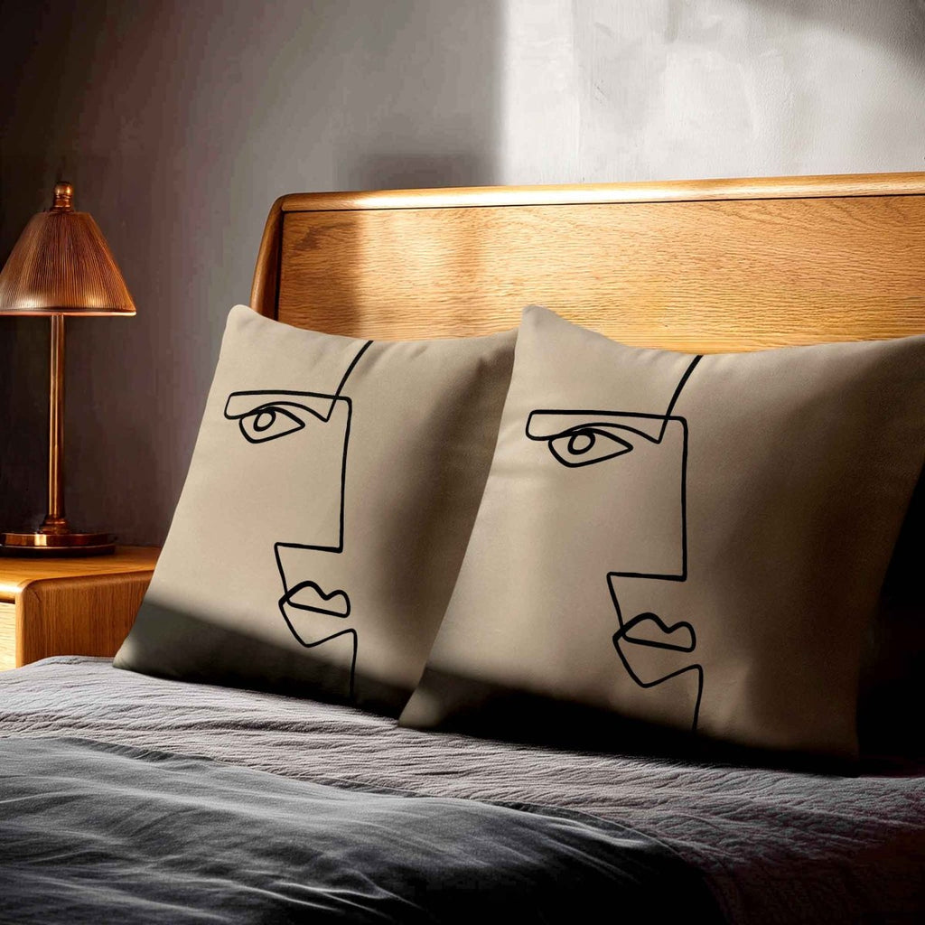 Angular Face | Sustainable Velvet Cushion - Taupe 40 x 40 cm Standard by Izabela Peters
