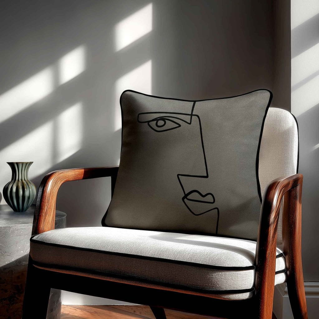Angular Face | Sustainable Velvet Cushion - Beluga 40 x 40 cm Standard by Izabela Peters