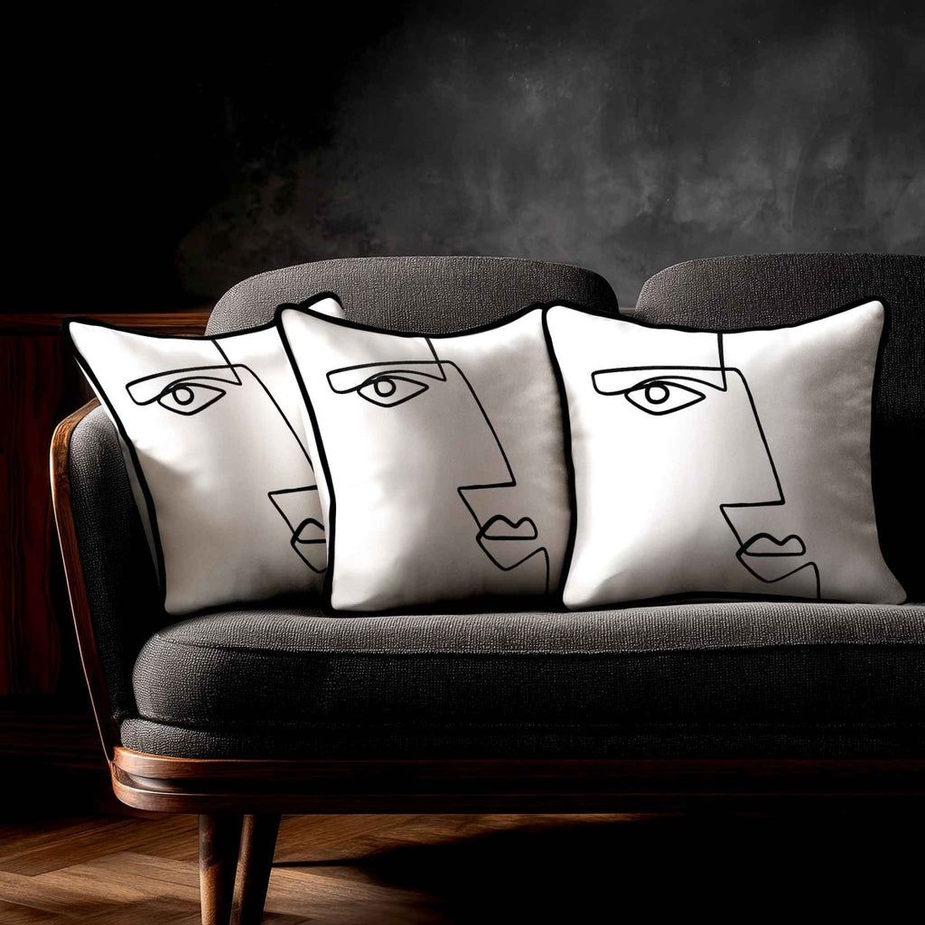 Angular Face | Sustainable Velvet Cushion - White & Black 40 x 40 cm Standard by Izabela Peters