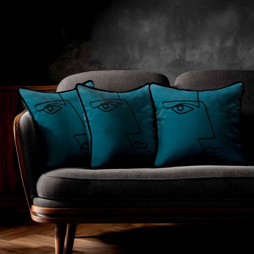 Angular Face | Sustainable Velvet Cushion - Teal 40 x 40 cm Standard by Izabela Peters