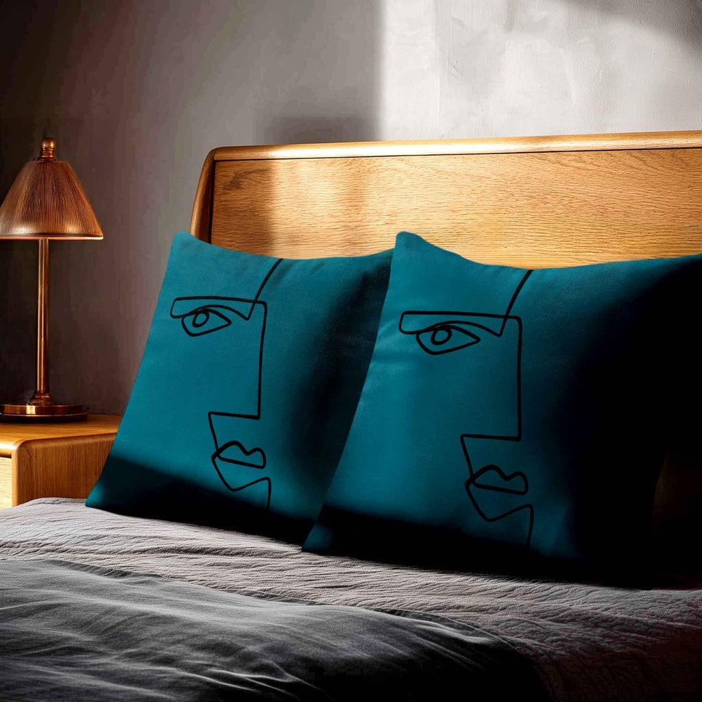 Angular Face | Sustainable Velvet Cushion - Teal 40 x 40 cm Standard by Izabela Peters