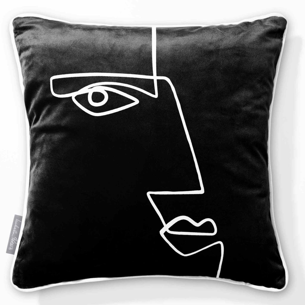 Angular Face | Sustainable Velvet Cushion - Black & White 40 x 40 cm Piped by Izabela Peters