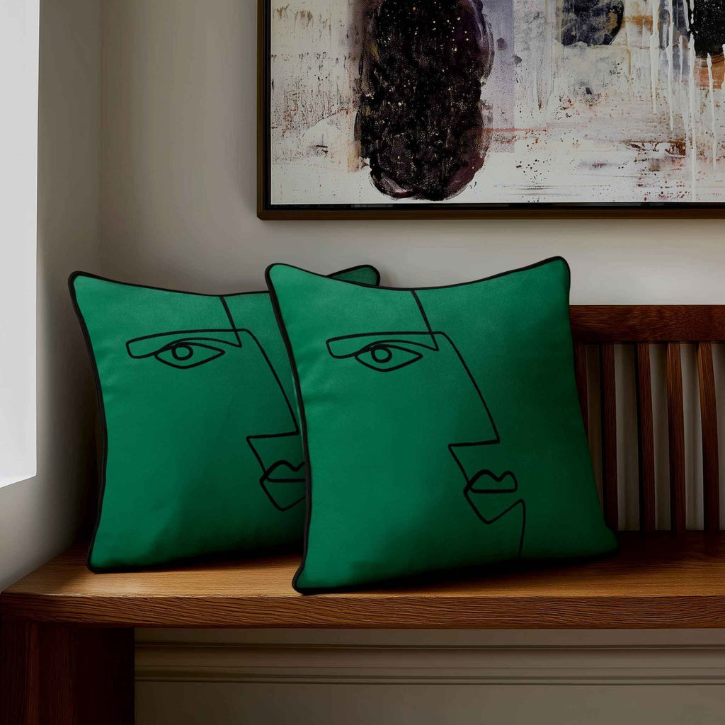 Angular Face | Sustainable Velvet Cushion - Emerald Green 40 x 40 cm Standard by Izabela Peters