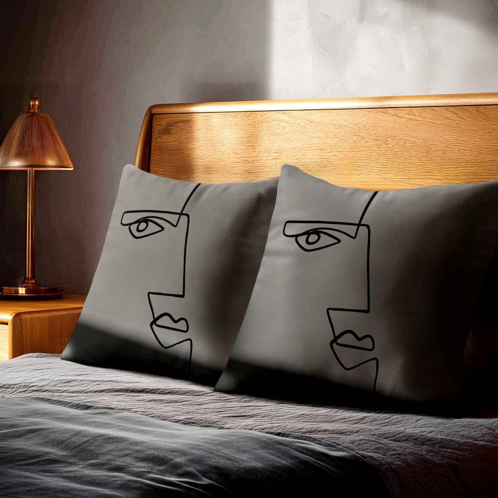 Angular Face | Sustainable Velvet Cushion - Beluga 40 x 40 cm Standard by Izabela Peters