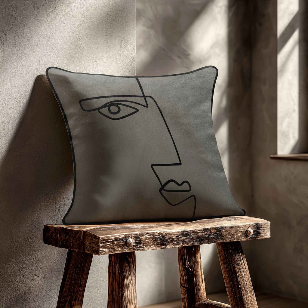 Angular Face | Sustainable Velvet Cushion - Beluga 40 x 40 cm Standard by Izabela Peters