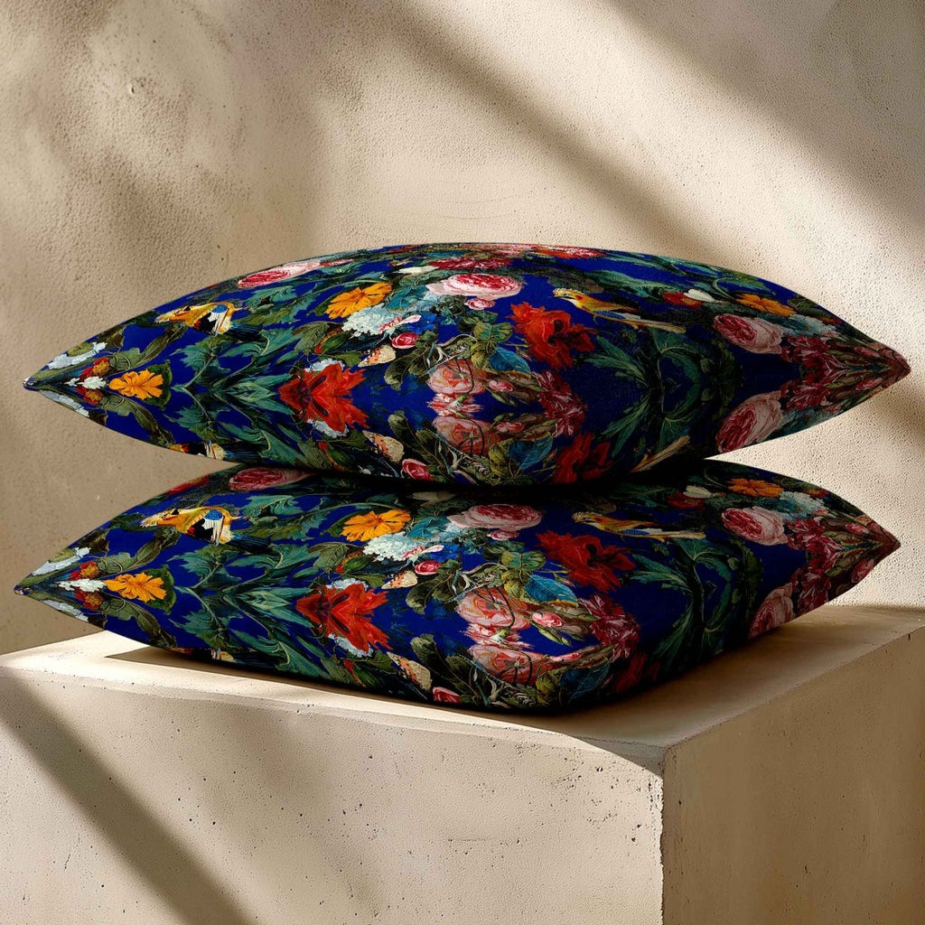 Birds in Paradise | Sustainable Velvet Cushion - Midnight 40 x 40 cm Standard by Izabela Peters