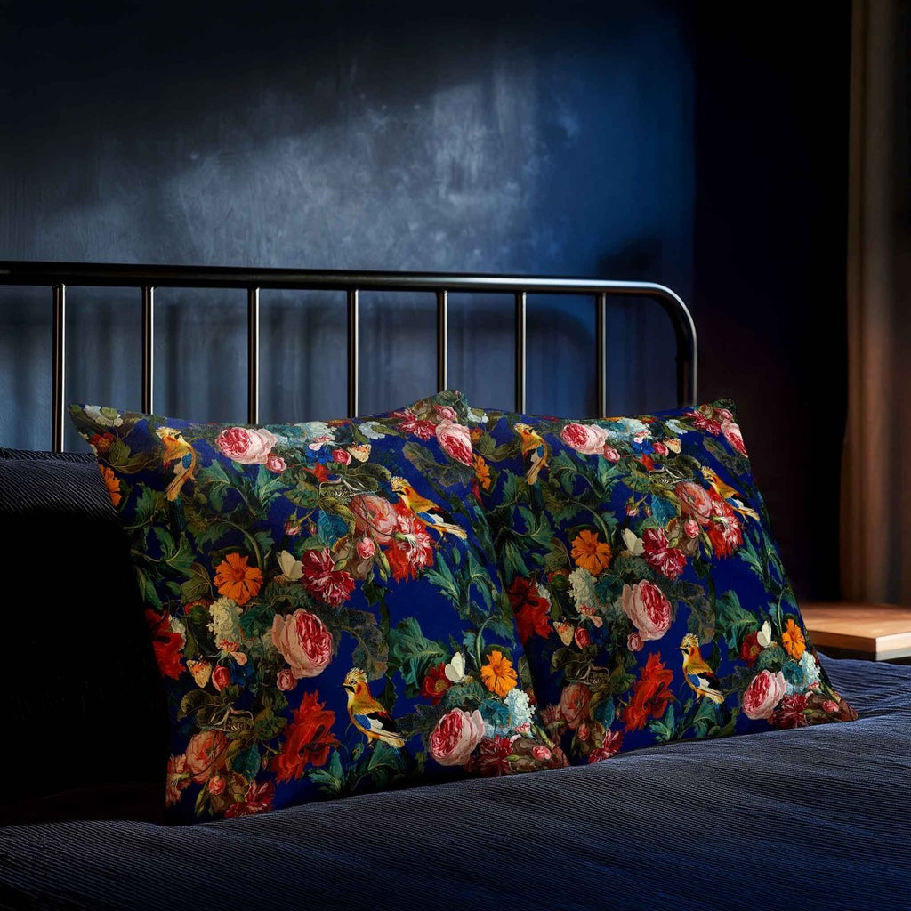 Birds in Paradise | Sustainable Velvet Cushion - Midnight 40 x 40 cm Standard by Izabela Peters