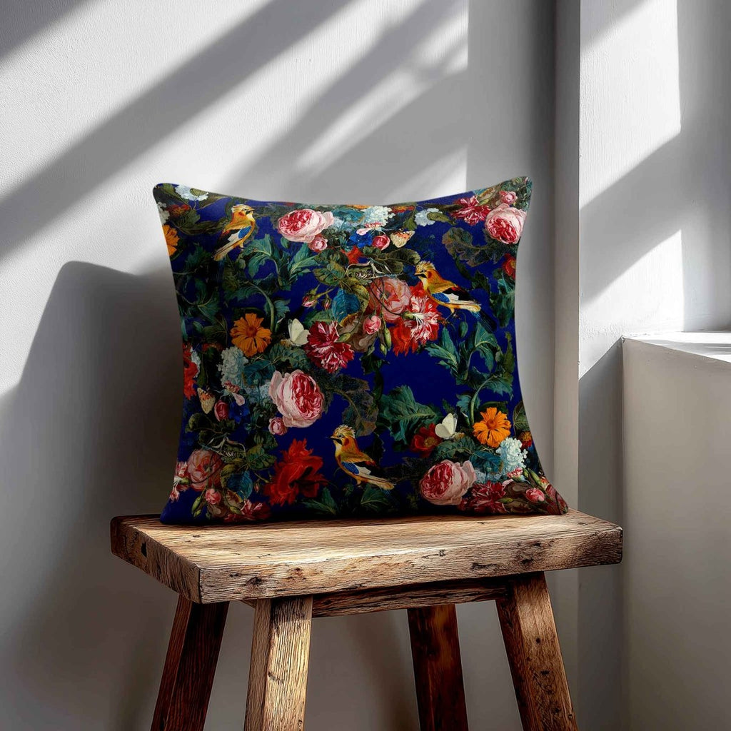 Birds in Paradise | Sustainable Velvet Cushion - Midnight 40 x 40 cm Standard by Izabela Peters