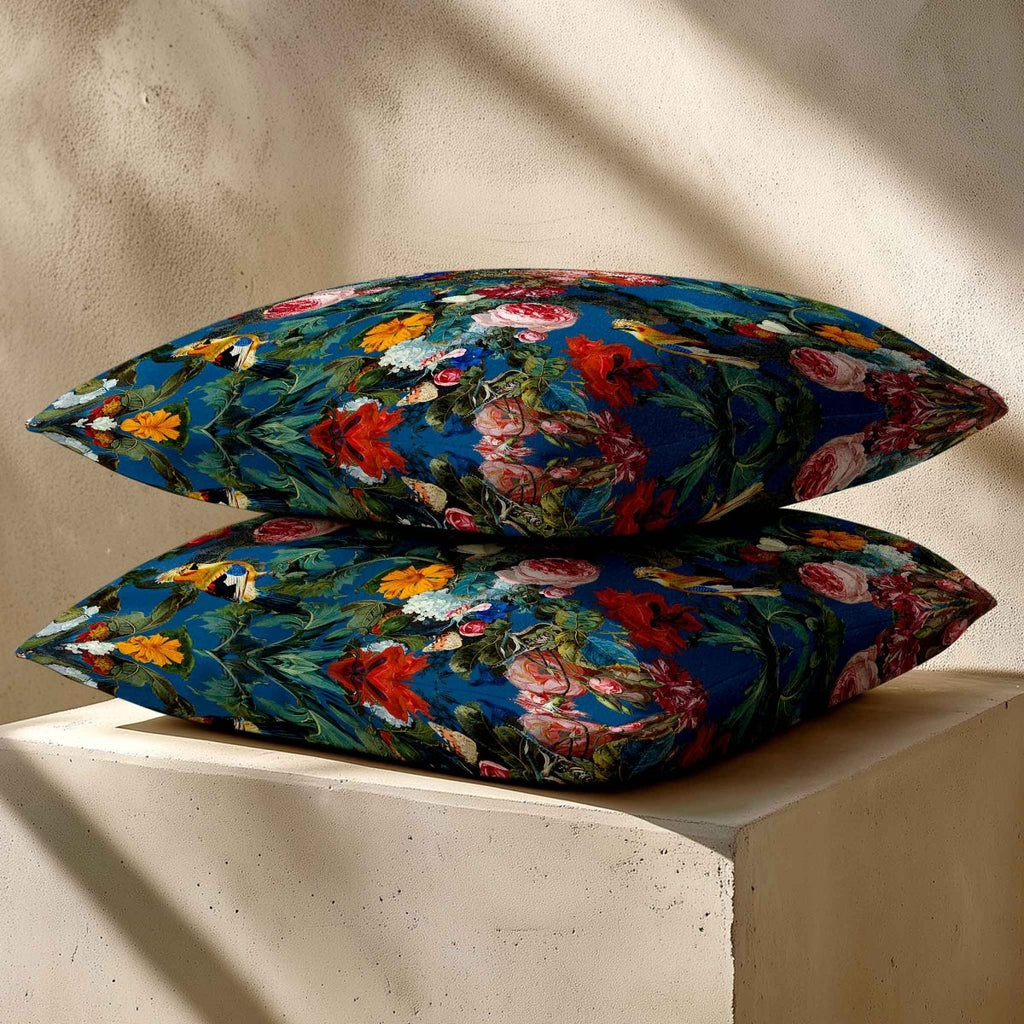 Birds in Paradise | Sustainable Velvet Cushion - Estate Blue 40 x 40 cm Standard by Izabela Peters