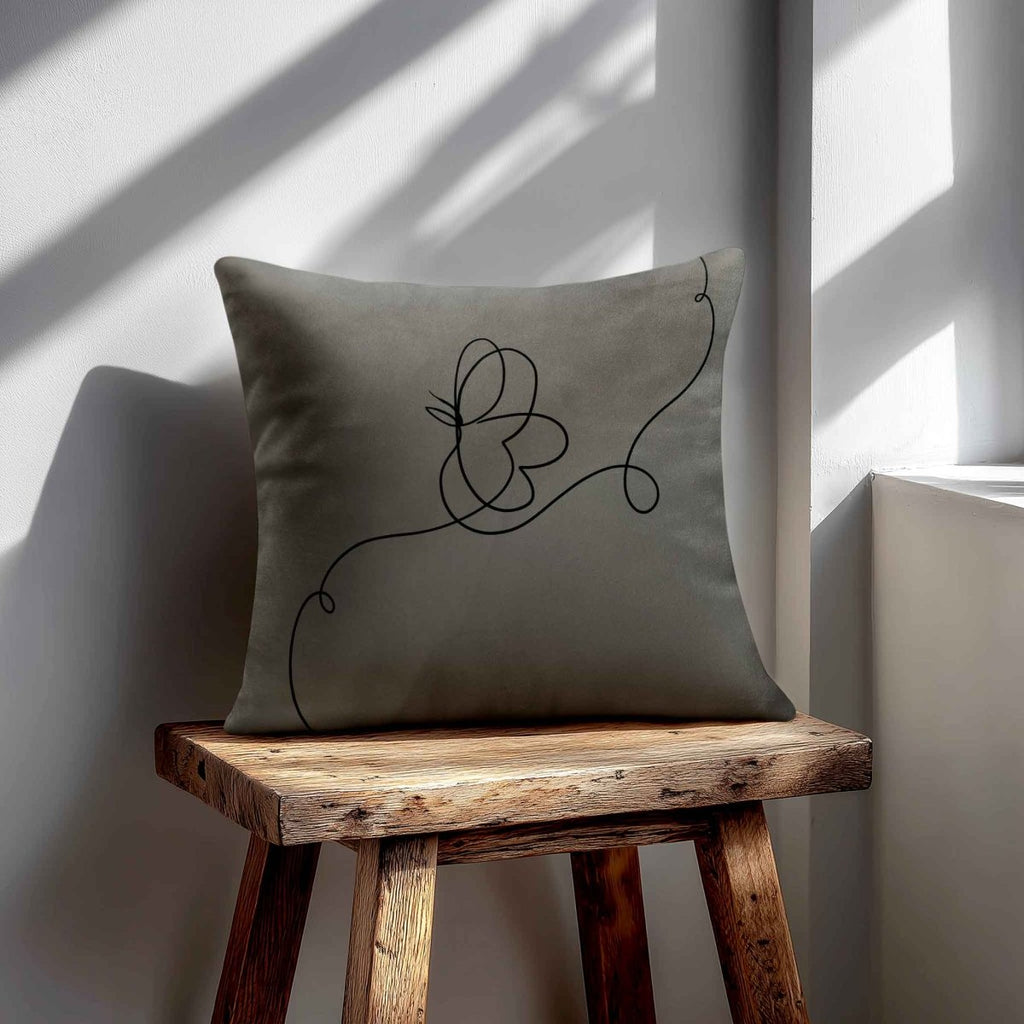 Butterfly | Sustainable Velvet Cushion - Beluga 40 x 40 cm Standard by Izabela Peters