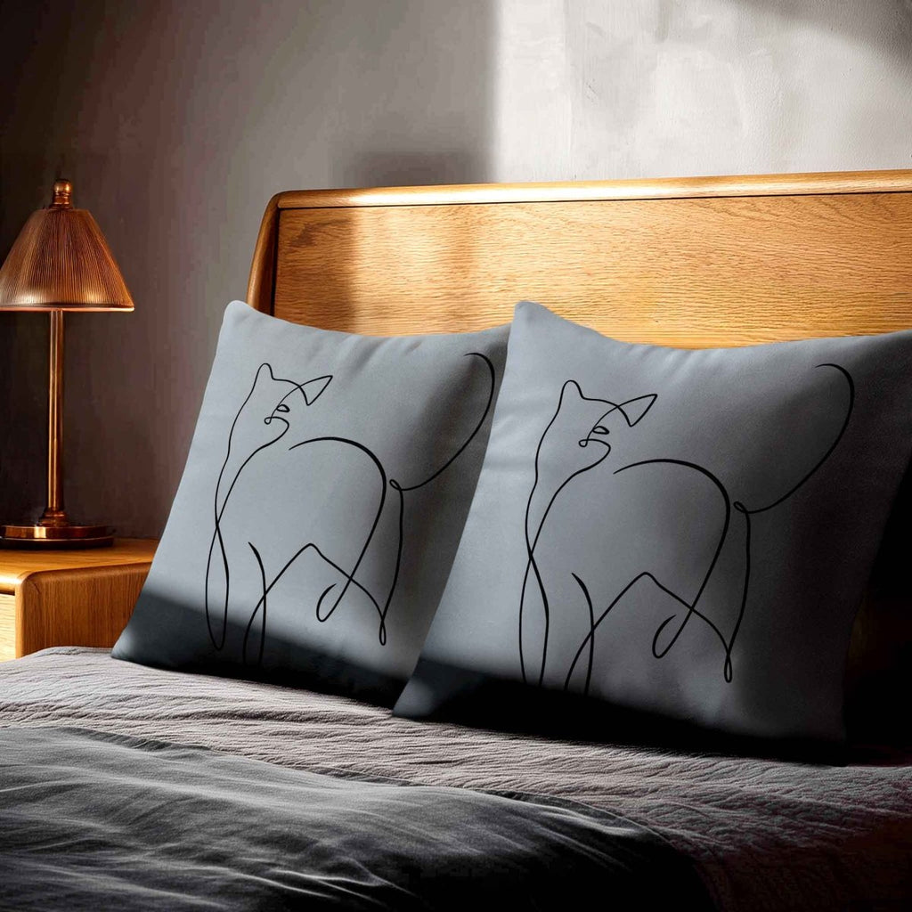 Cat | Sustainable Velvet Cushion - French Grey 40 x 40 cm Standard by Izabela Peters