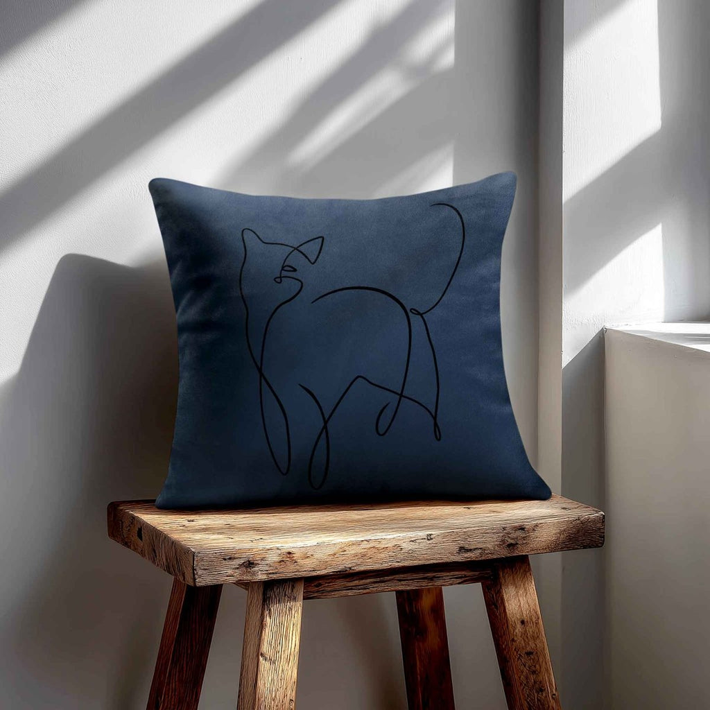 Cat | Sustainable Velvet Cushion - Petrol Blue 40 x 40 cm Piped by Izabela Peters