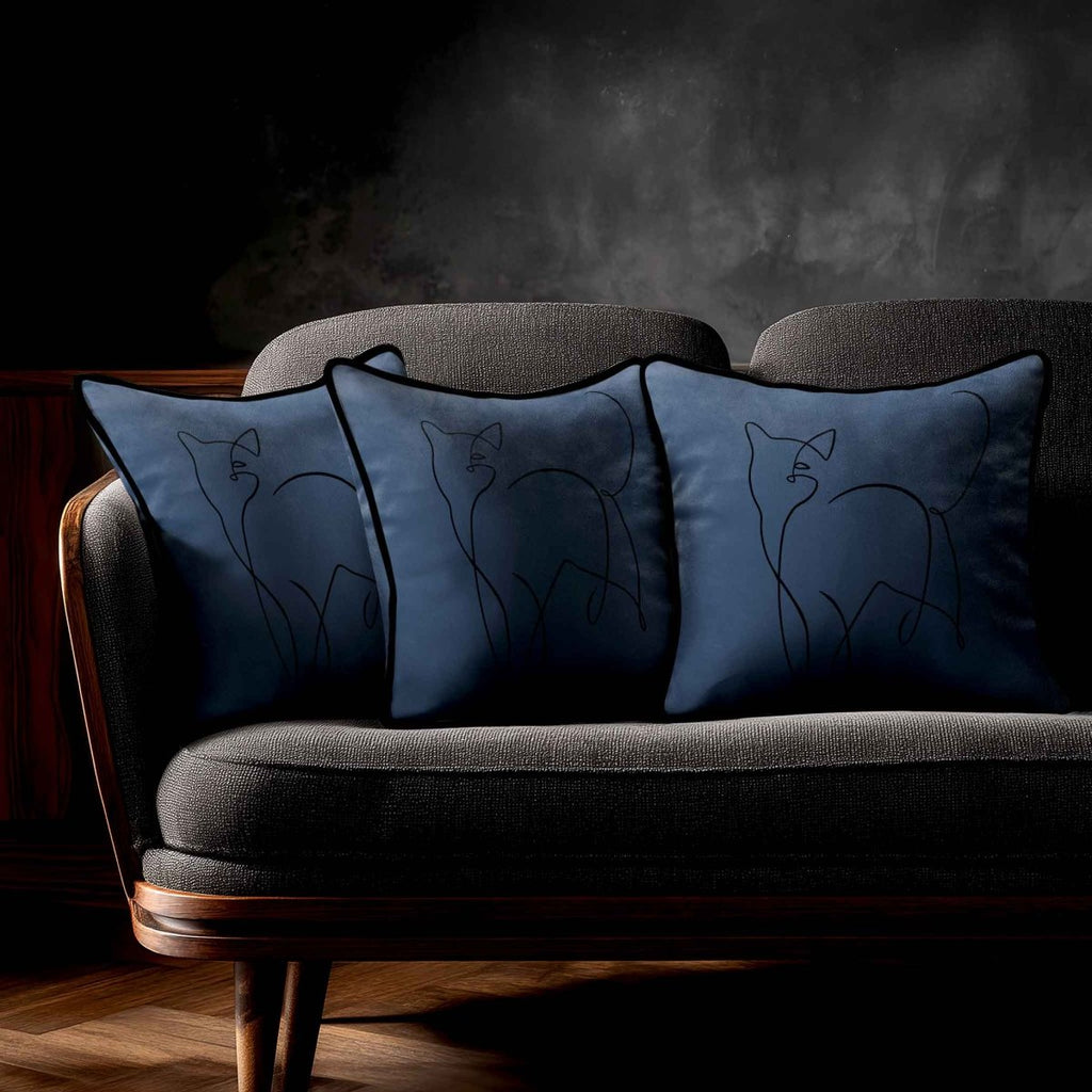 Cat | Sustainable Velvet Cushion - Petrol Blue 40 x 40 cm Piped by Izabela Peters