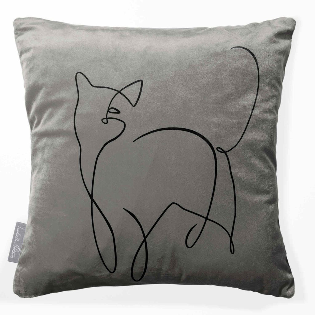 Cat | Sustainable Velvet Cushion - Beluga 40 x 40 cm Standard by Izabela Peters